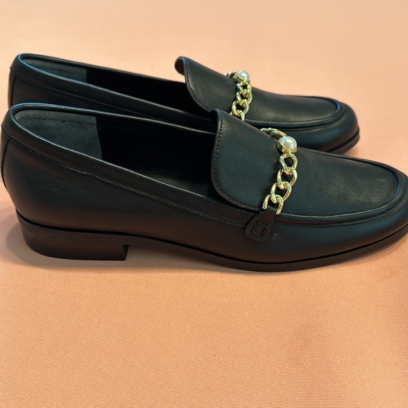 New Stuart Weitzman Leather Shoes. Size 7.5. Black. Storage Bag Included. - Picture 4 of 6